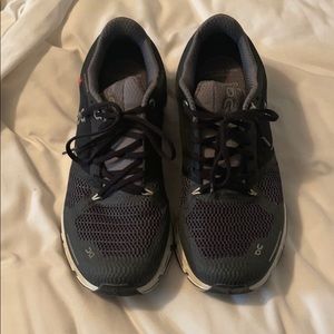 Oncloud cloudflyer tennis shoes